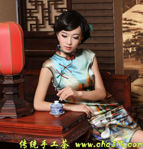 旗袍如茶